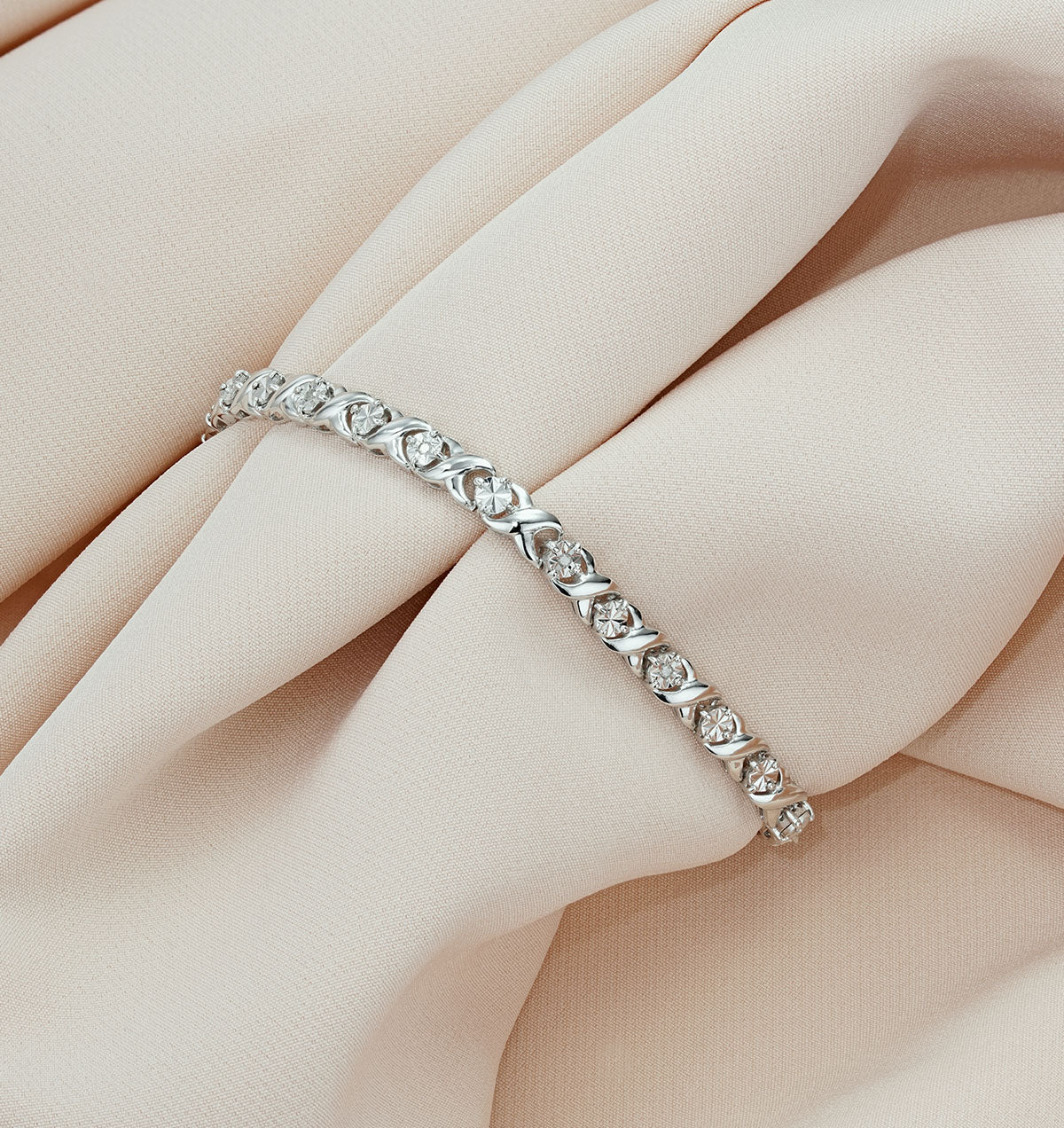 Diamond Kisses Bracelet With 0.05ct Set in 925 Silver